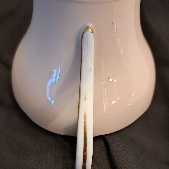 Vintage Aynsley Bone China cup and saucer - Picture 6 of 6